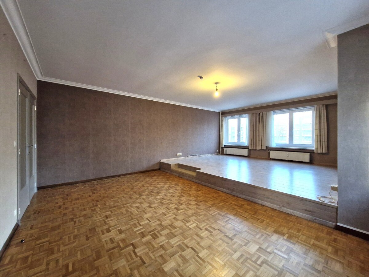 Groot hoekappartement met open zicht over de markt te Blankenberge 