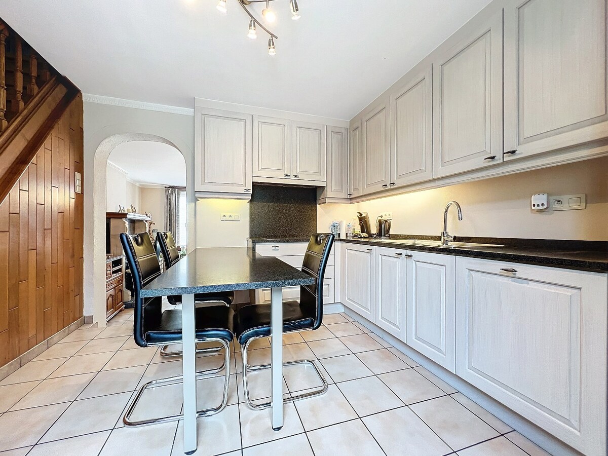 Instapklare, knusse woning met terras te Borsbeke 