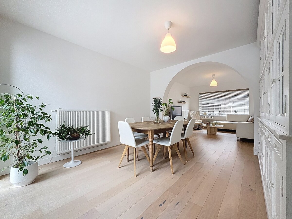 Energiezuinige en ruime stadswoning met tuin te Bevegem 