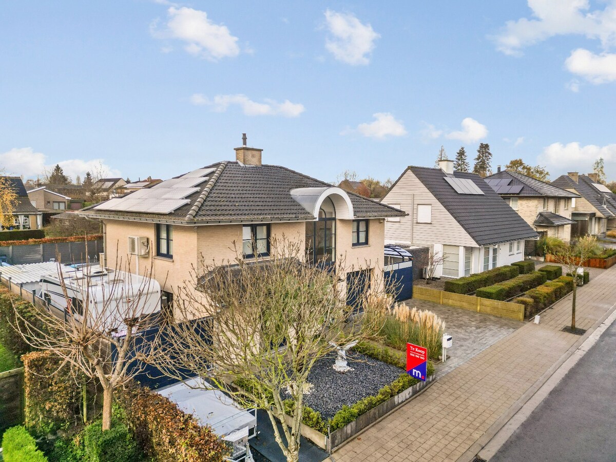 Unieke villa te Aalbeke met moderne voorzieningen en Zwembad! 