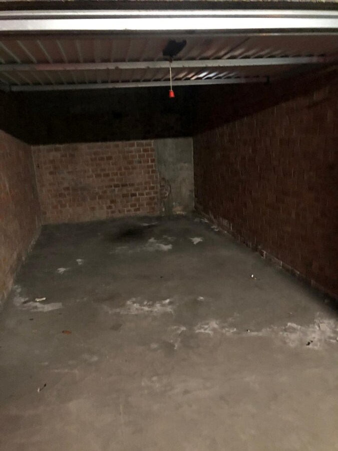 Ondergrondse garagebox met kantelpoort 