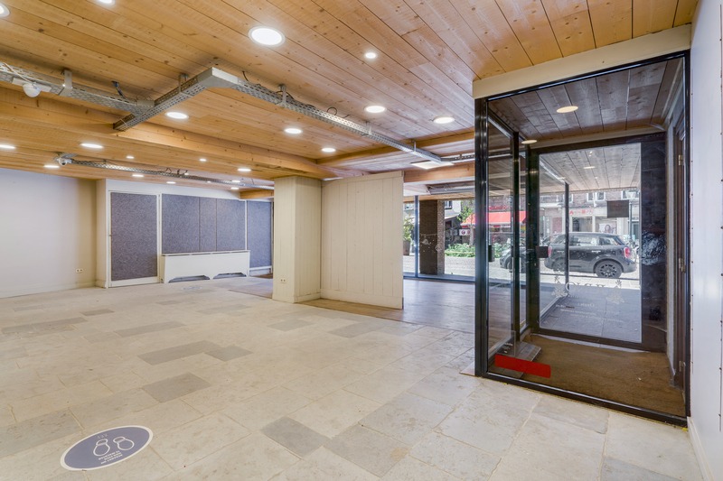 uitzonderlijk groot winkelpand in centrum Brugge 