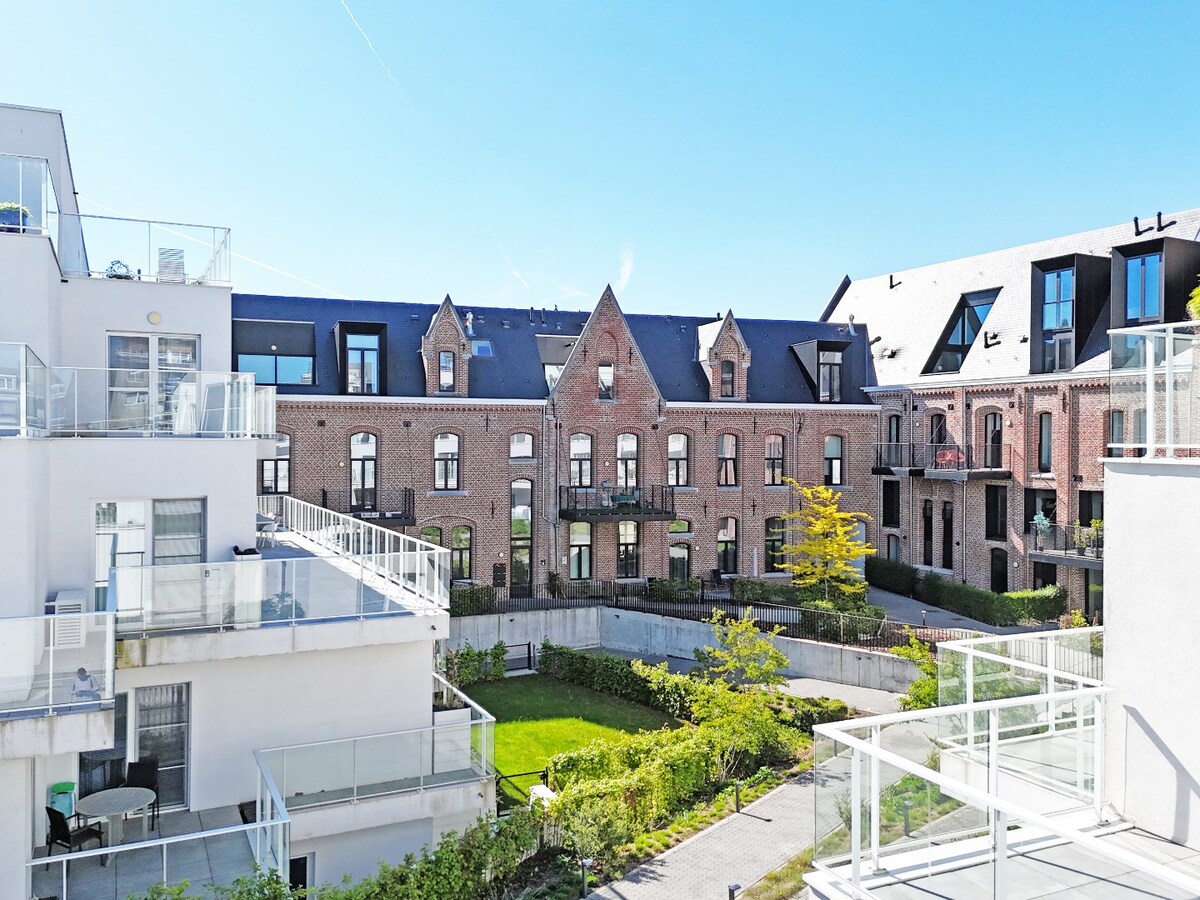 Nieuw appartement met riant terras en garage te centrum Zottegem 