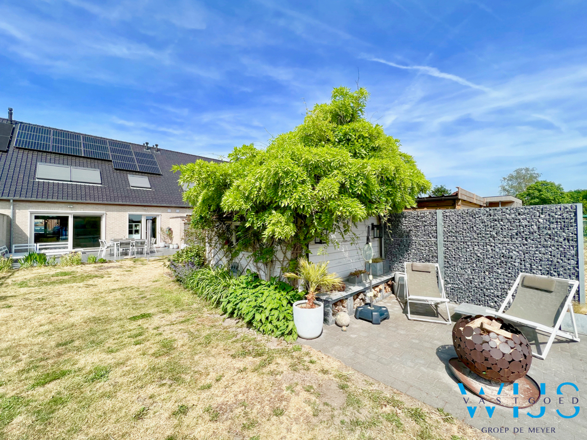 INSTAPKLAAR woonhuis met ZUIDgerichte tuin te Boekhoute ! 