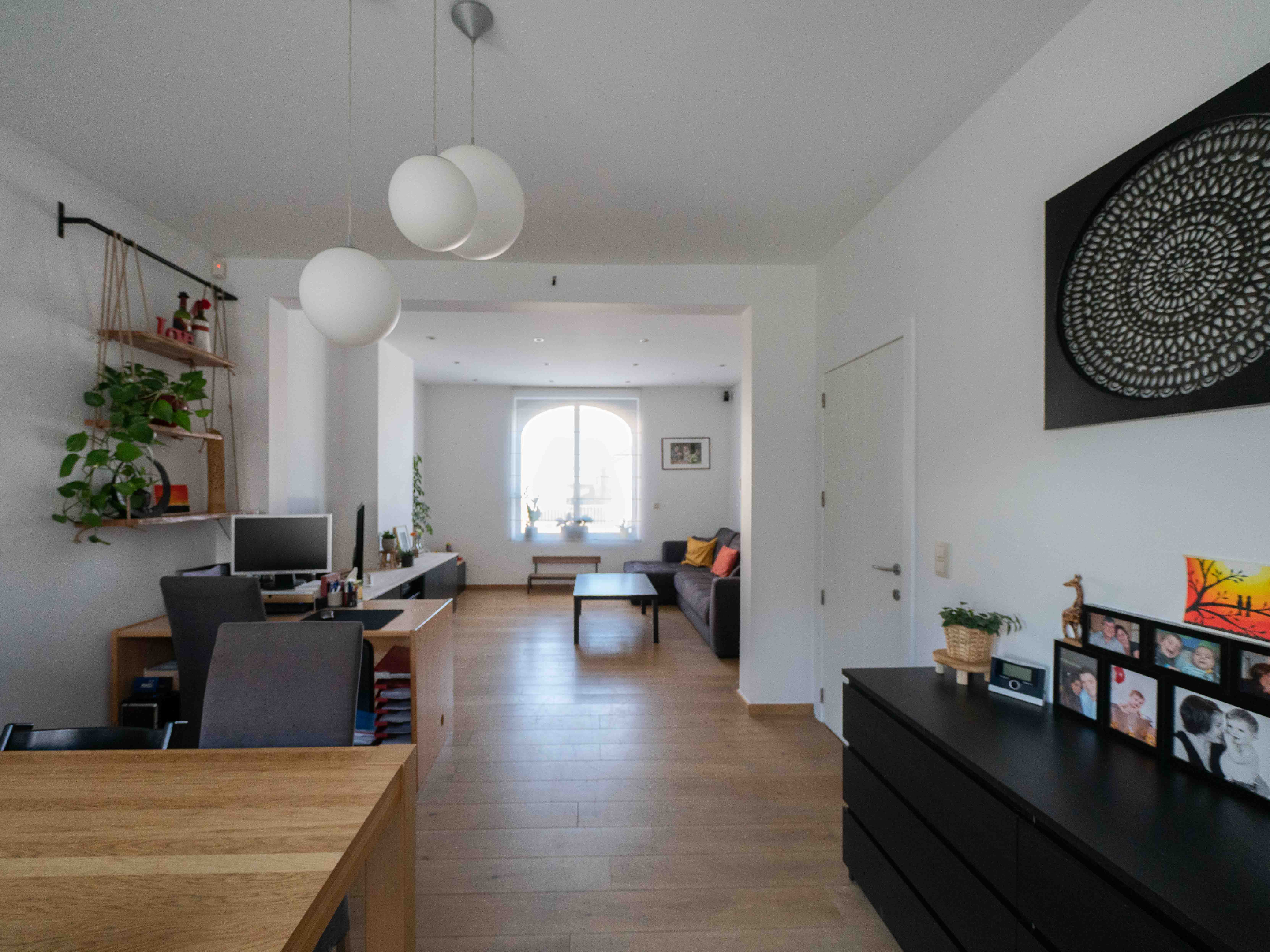 Volledig gerenoveerde woning met 4 kamers, tuin en garage 