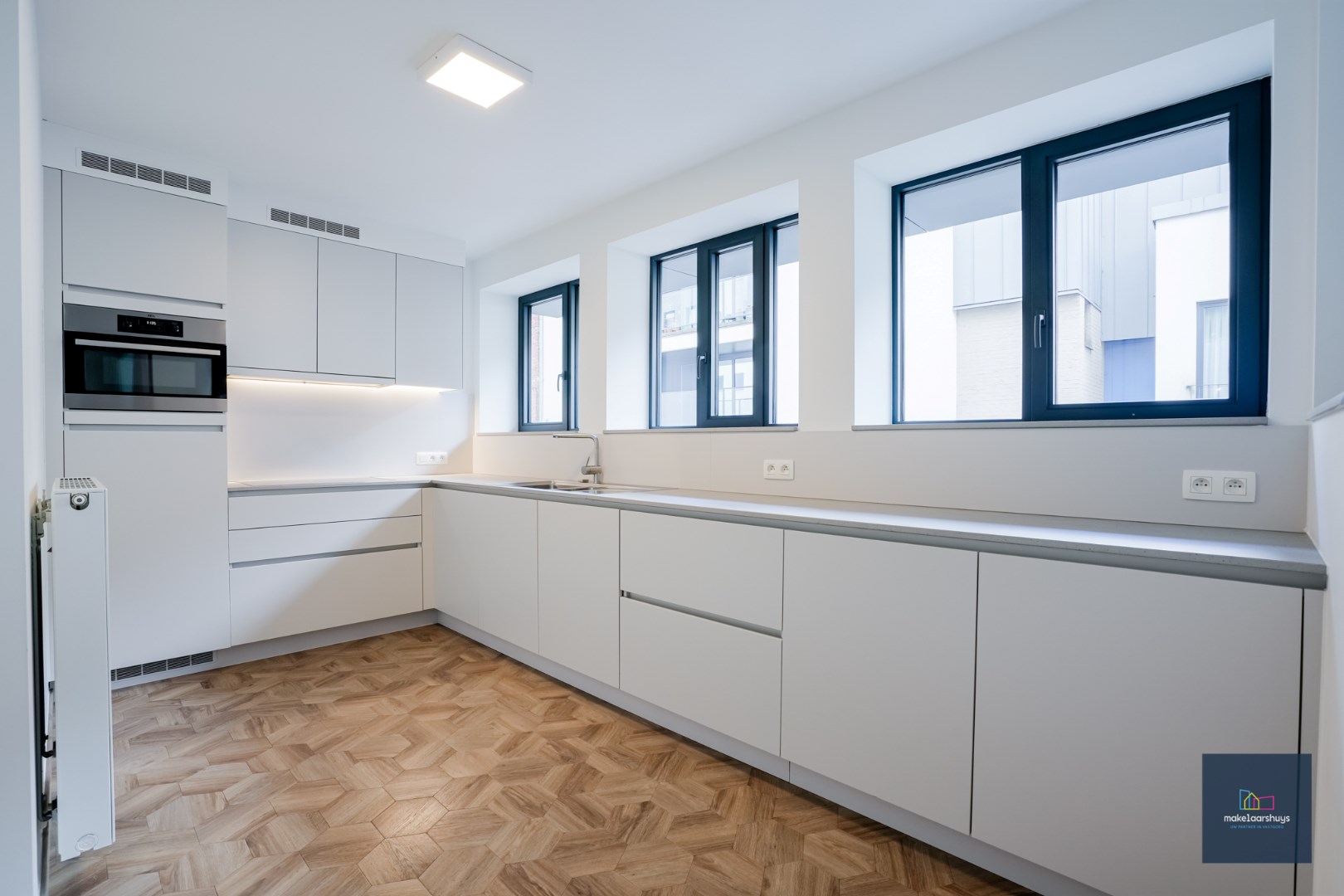 Ruim en Instapklaar 1 slp.app. met terras in zijstraat Coupure 