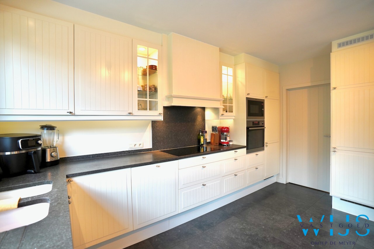 Prachtige recente woning in een zeer rustige wijk te Ertvelde ! 