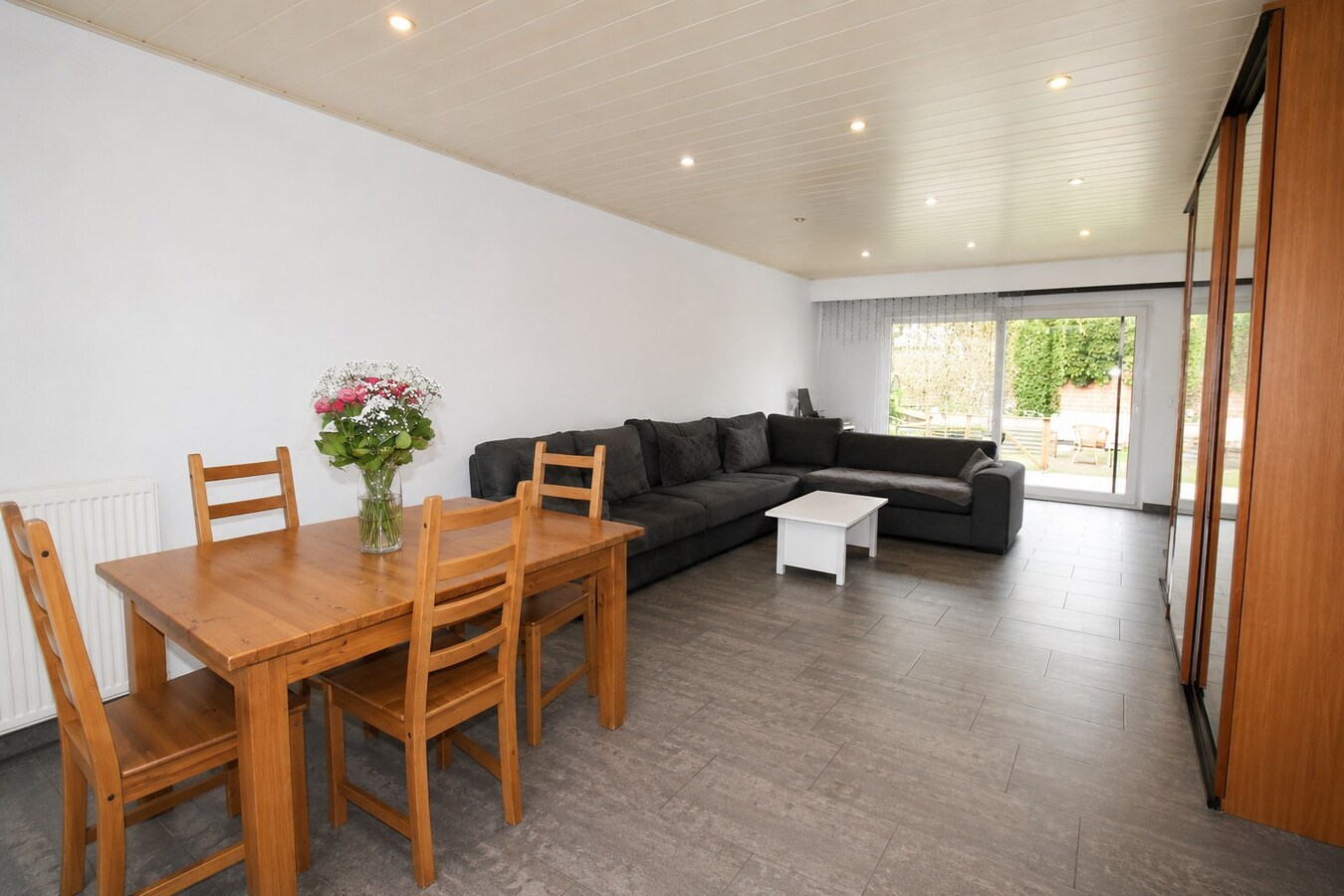 Te koop: Ruime en instapklare gezinswoning met 4 slaapkamers, stadstuin en EPC C in het centrum van Sint-Niklaas 