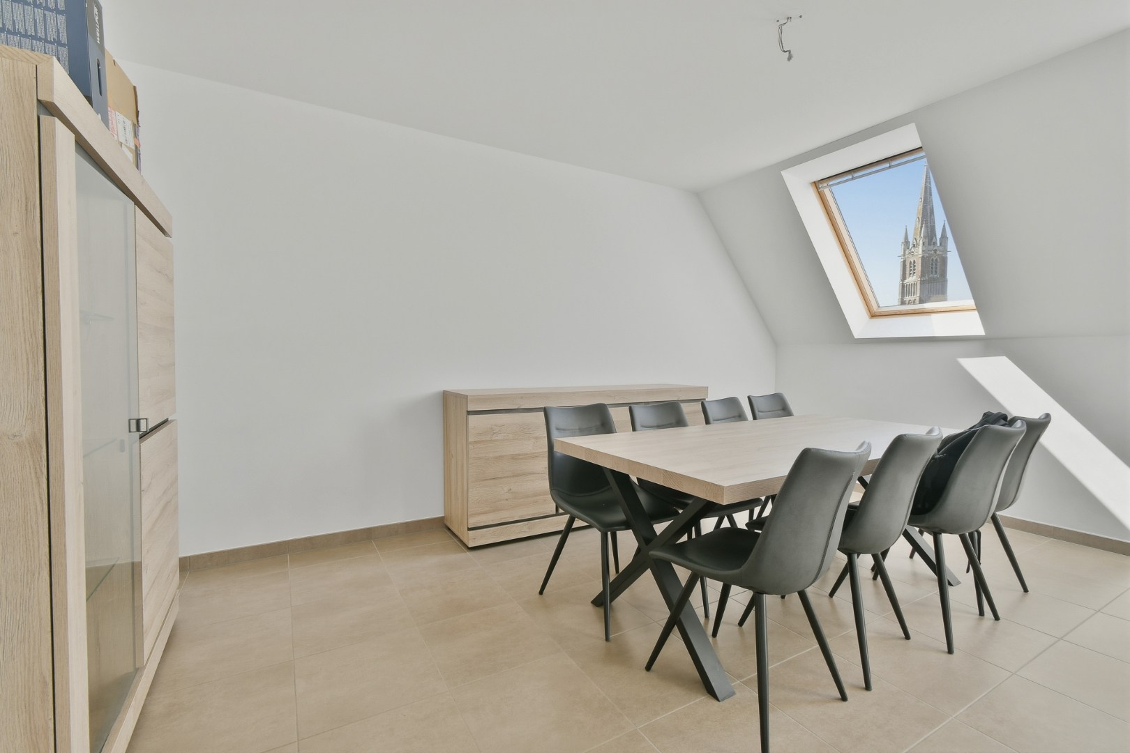 Ruim duplex appartement te huur in het centrum van Oudenburg 