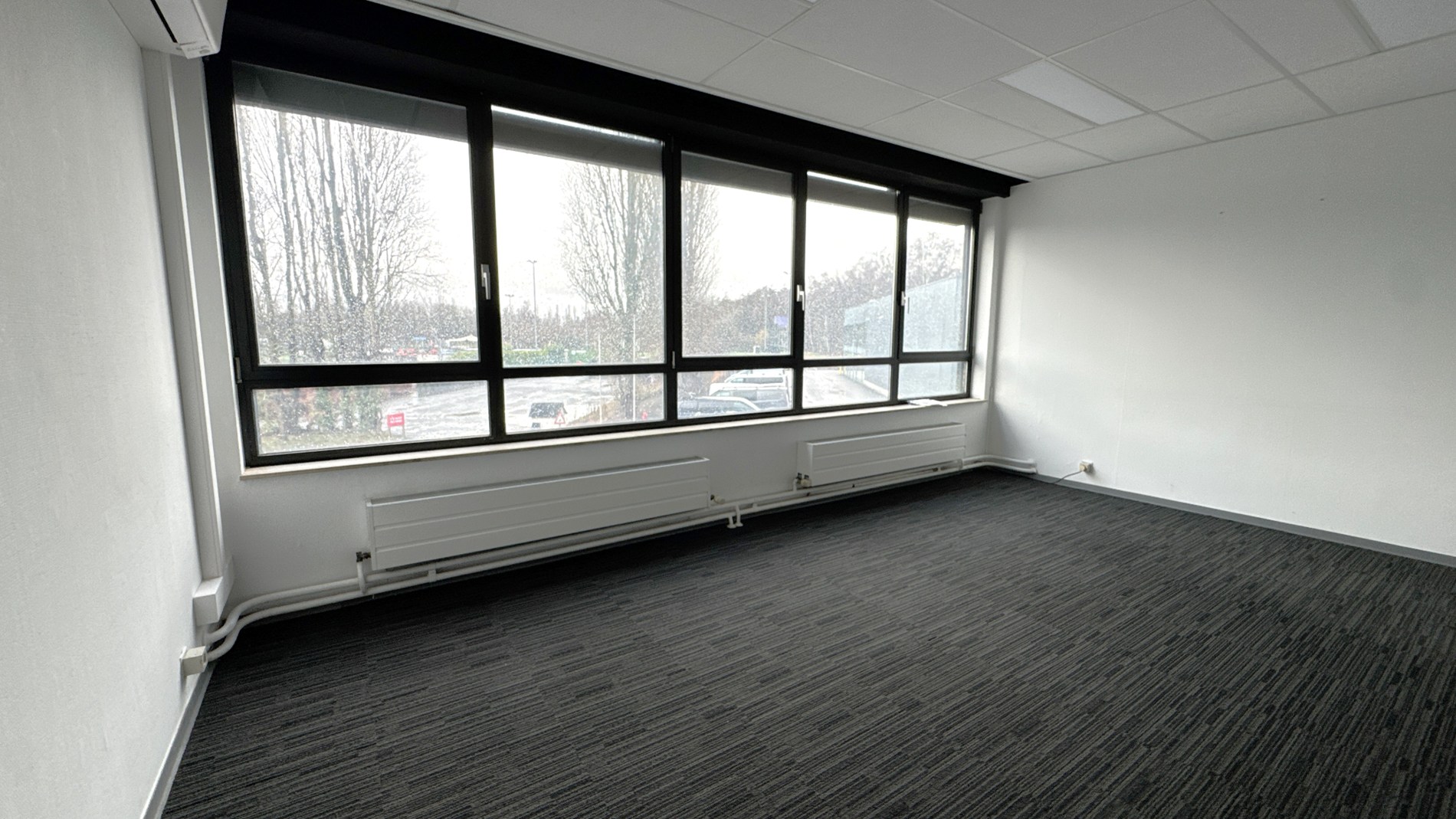 Magazijnen en kantoren te huur in Kontich