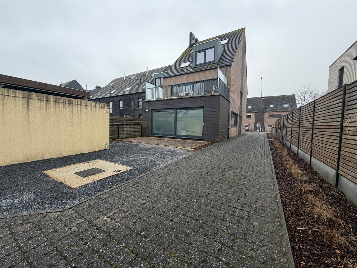 1-slpk appartement met terras en garage. 