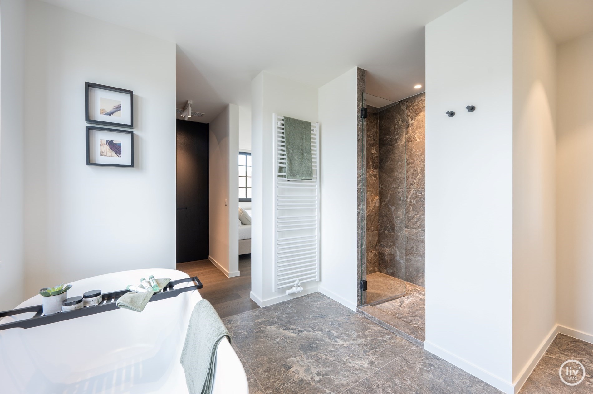 Belle villa individuelle, située au calme en bordure du Zoute, actuellement en rénovation. 