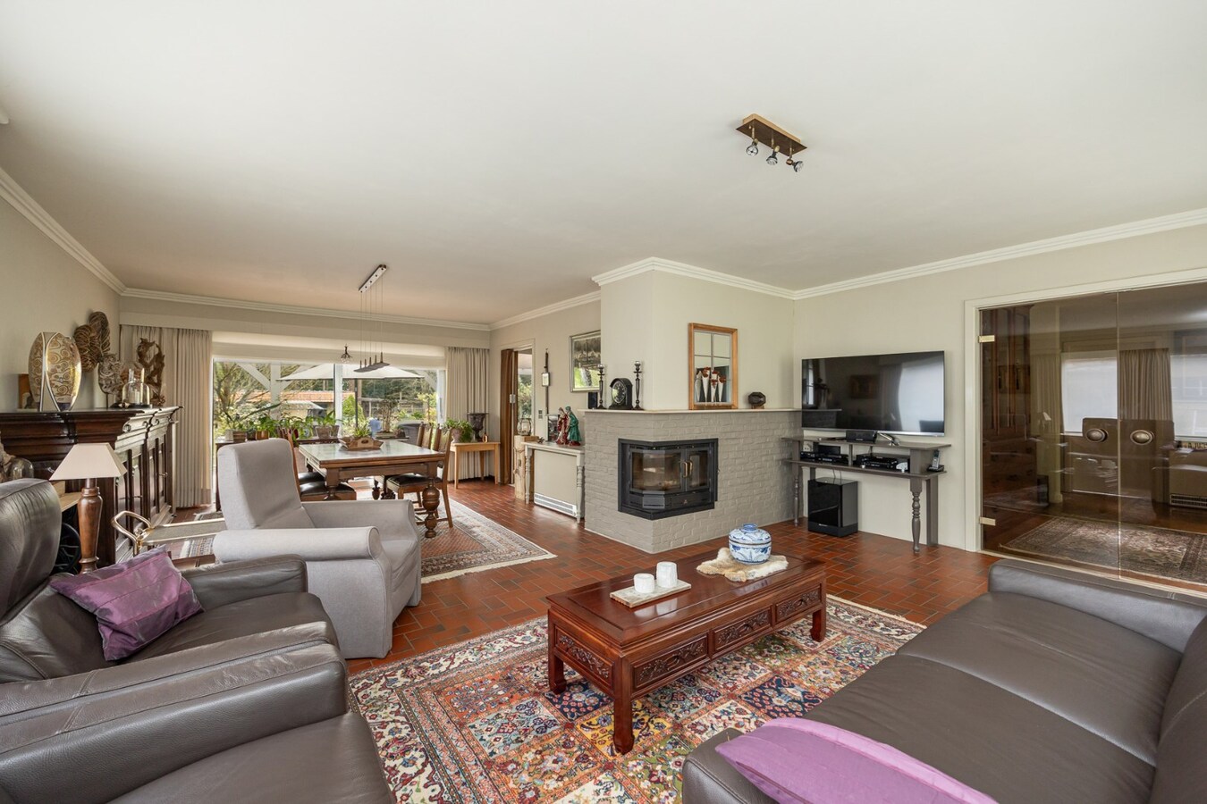 Rustig wonen in het groen –  gelijkvloerse woning op riant perceel van 2178 m² 