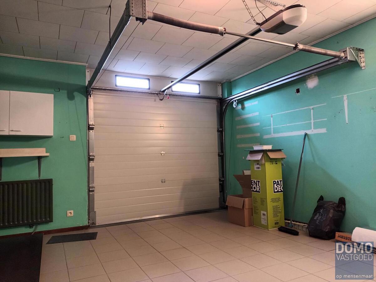 Vernieuwde seniorenwoning met 3 slaapkamers en inpandige garage gelegen in Tuilt (Kuringen) 