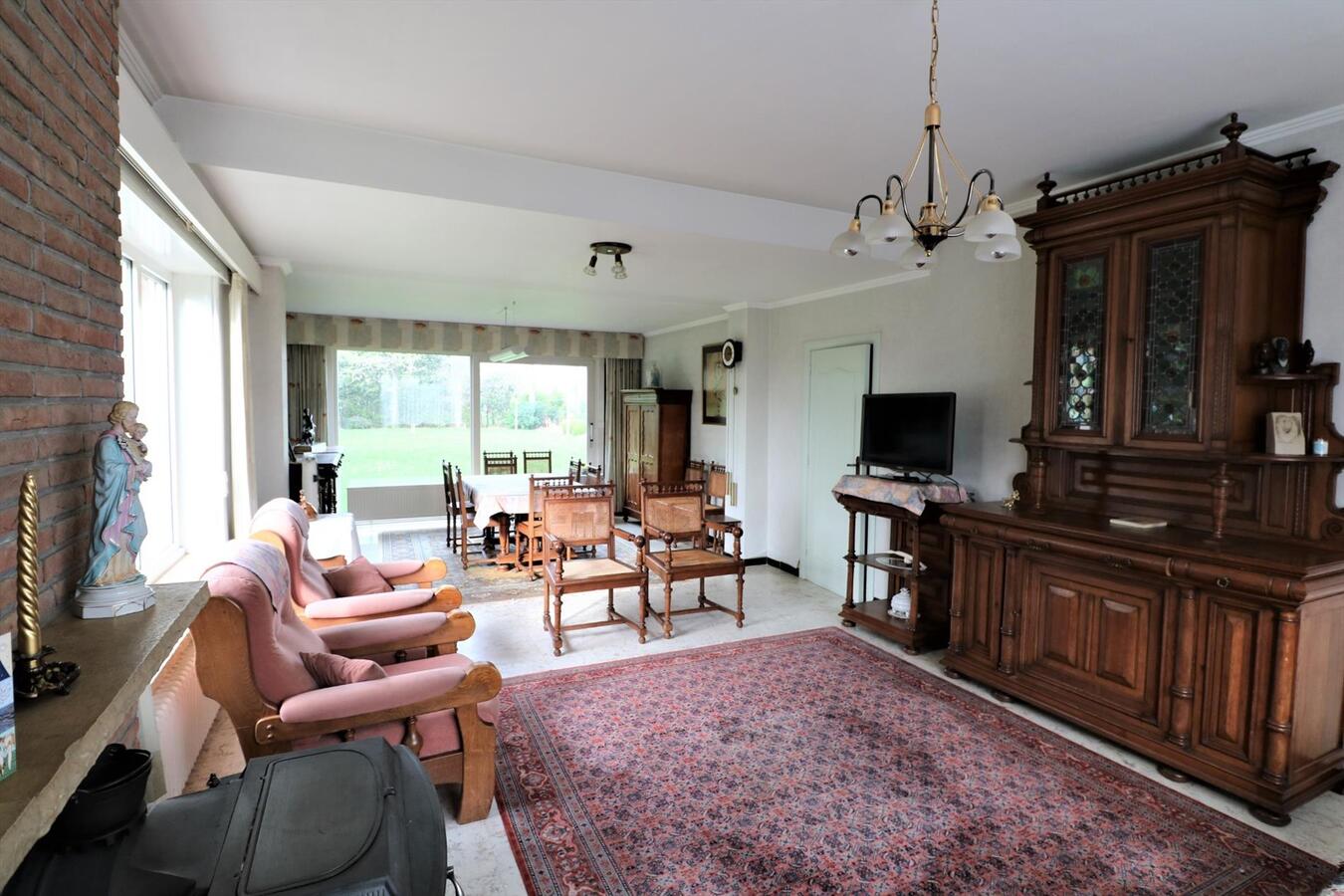 Rustige gelegen open bebouwing met bouwgrond op 2909 m² te Koekelare 