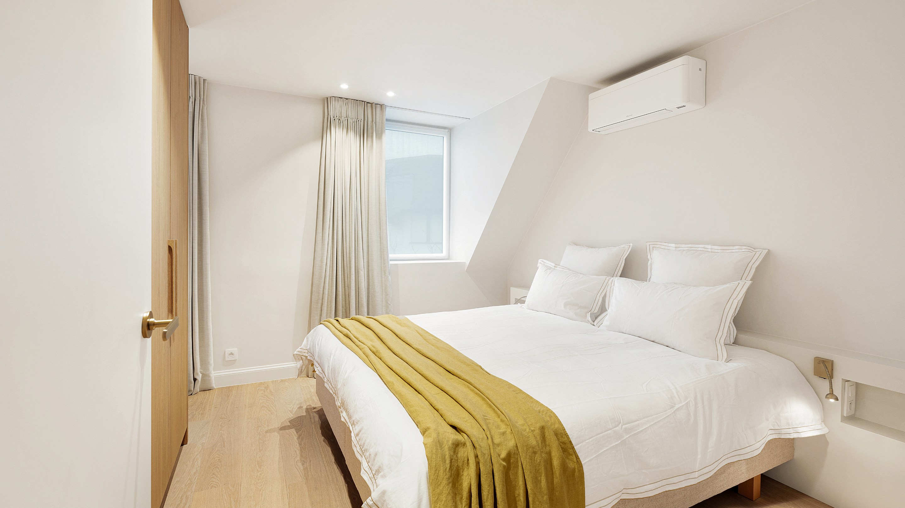 Luxueuze alleenstaande villa met 5 slaapkamers op rustige ligging in Knokke 