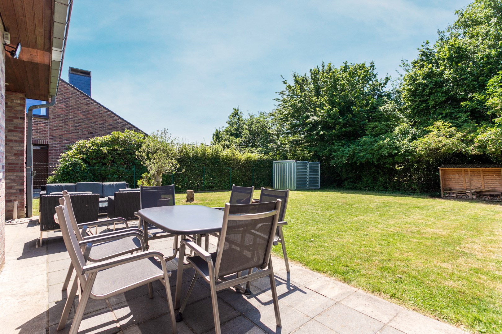 Verzorgde 4-gevelwoning met 2 slpk en garage te Halle op 6a74ca 
