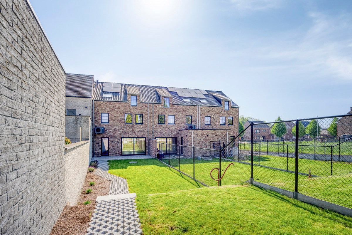 DRIE NIEUWE BEN-WONINGEN OP GUNSTIGE LOCATIE 