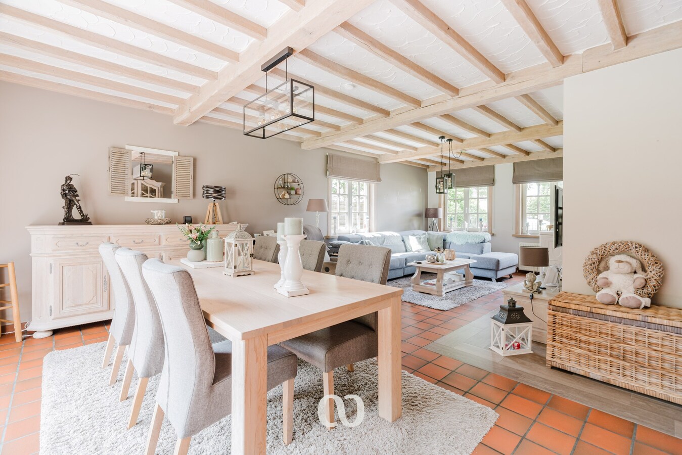 Prachtig onderhouden gezinswoning met 4 slaapkamers 
