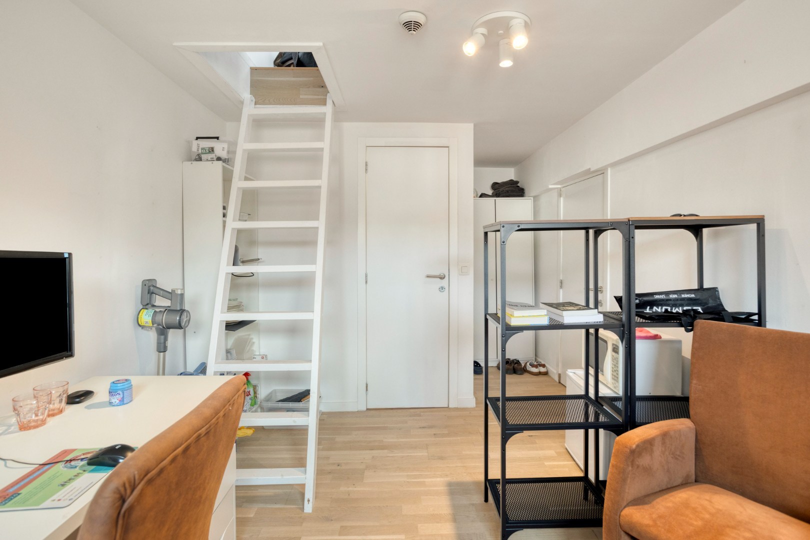 Studentenkamer met eigen sanitair in centrum Leuven! - EPC 148 kWh/m² - bewoonbare opp. 15,5m² 