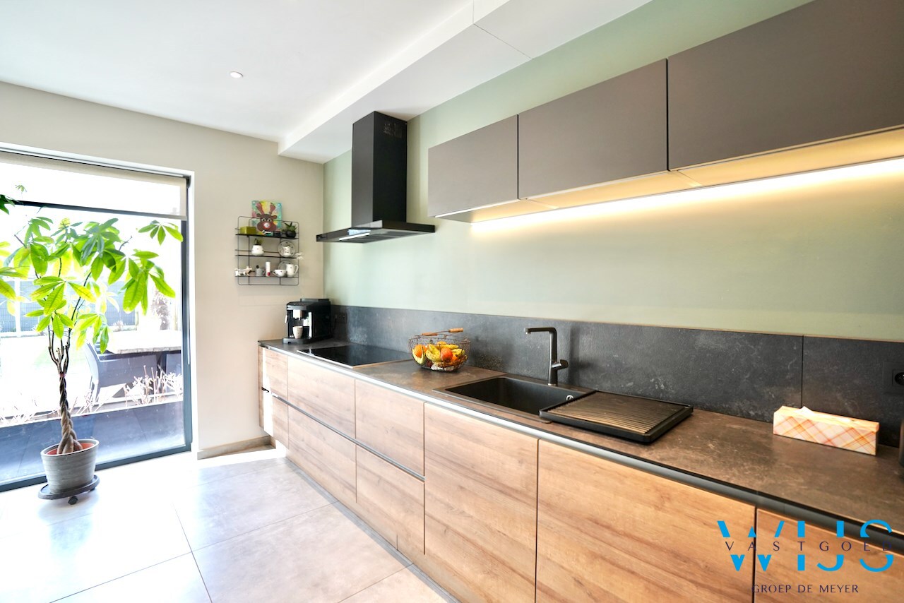 Prachtige HOB met unieke afwerking te Bassevelde ! 