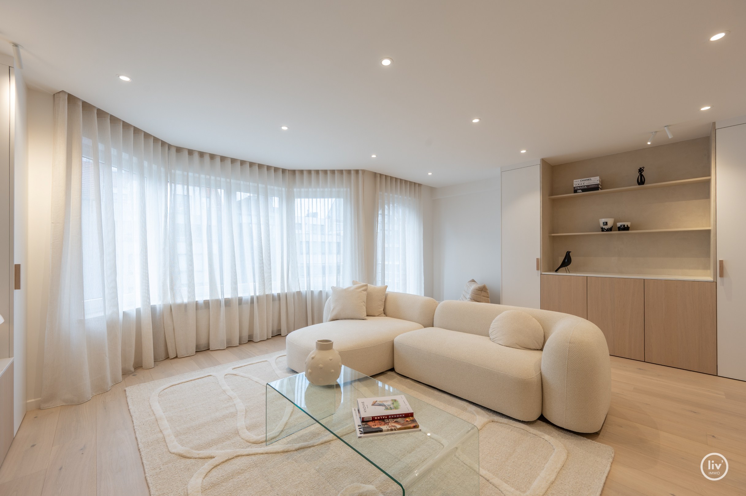 Volledig gerenoveerd en stijlvol appartement in het hart van Knokke in de  Lippenslaan. 