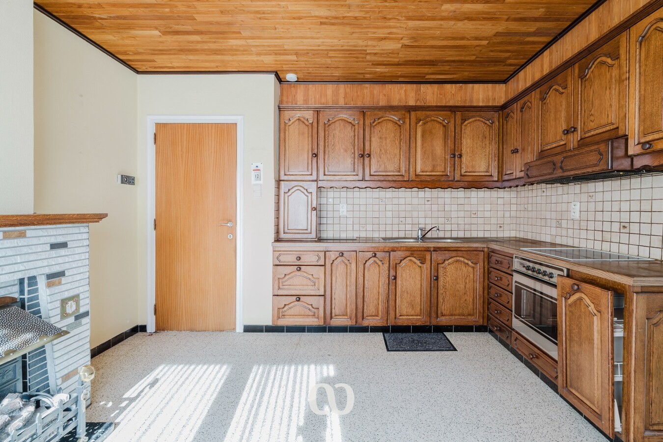 Stevige gezinswoning met tuin en volledige kelder in Lozer 