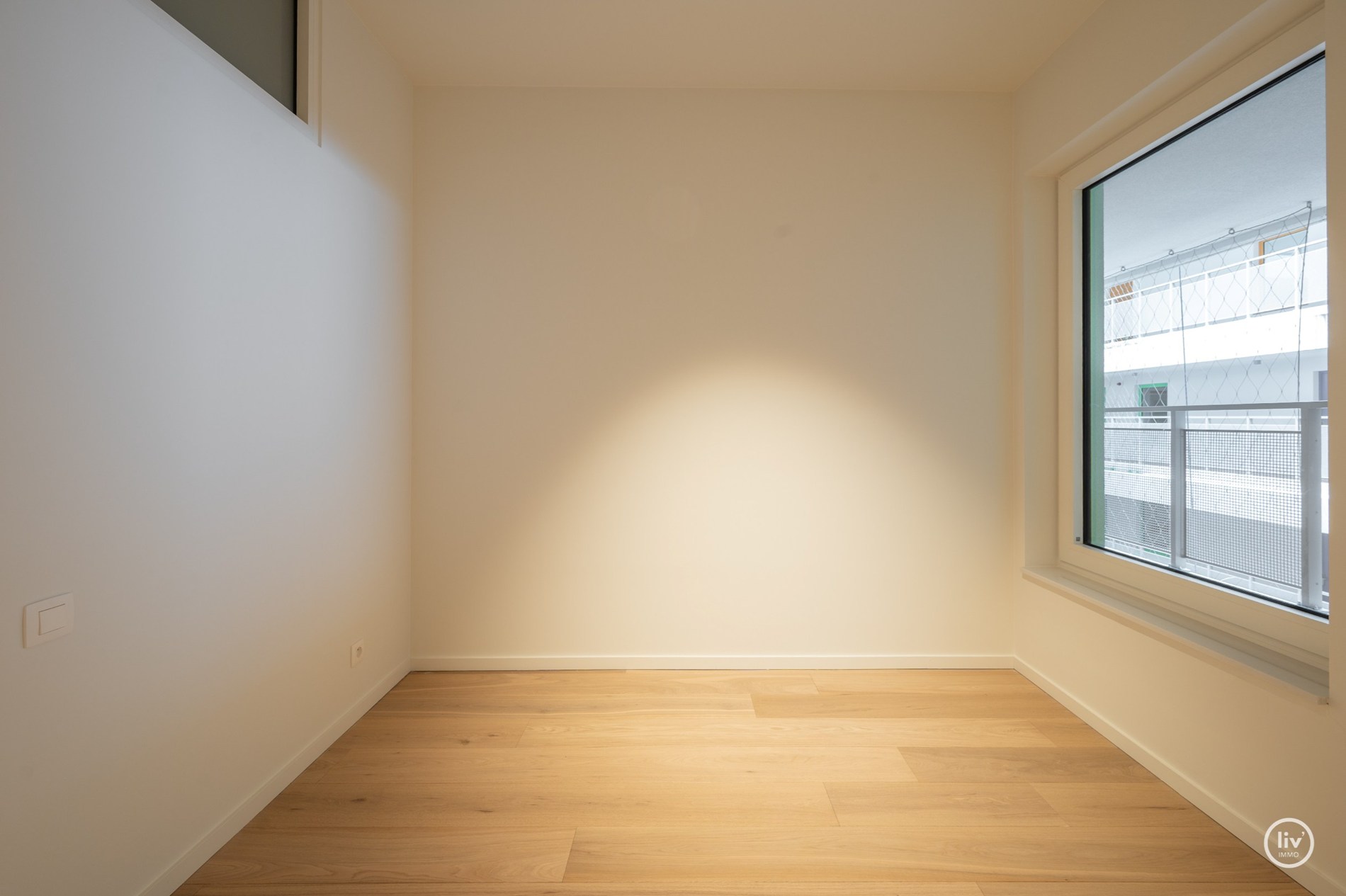 OPENDEURDAG Zaterdag 11-13u (Maes en Boerenboomplein): OPENDEURDAG Zaterdag 11-13u (Maes en Boerenboomplein): Instapklaar twee-kamer appartement in het Project Hoost (genietend van zijdelings zeezicht 