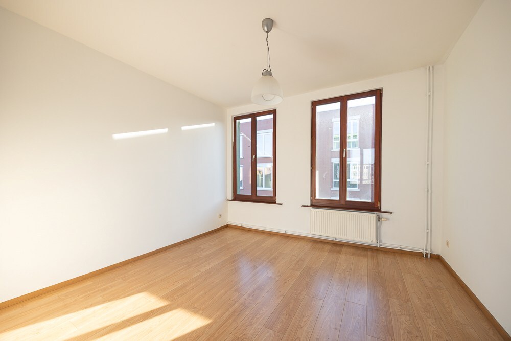 Ruime gezinswoning met grote koer (overdekt terras) nabij het Rivierenhof te Deurne 