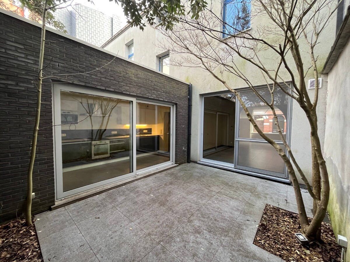 Ruime, energiezuinige gesloten bebouwing in centrum Gavere 