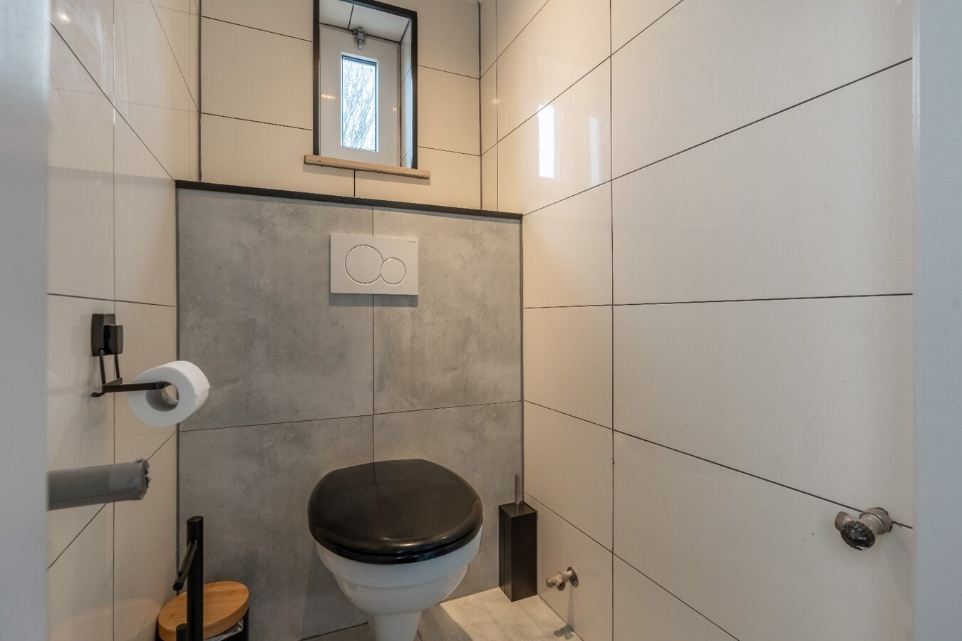 Ruime gerenoveerde woning met tuin en 3 slaapkamers in Dilsen-Stokkem. 