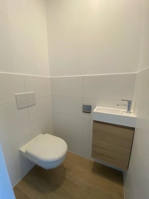 Mooi afgewerkt gelijkvloers appartement met 2 slpk. in Mol-Sluis! 
