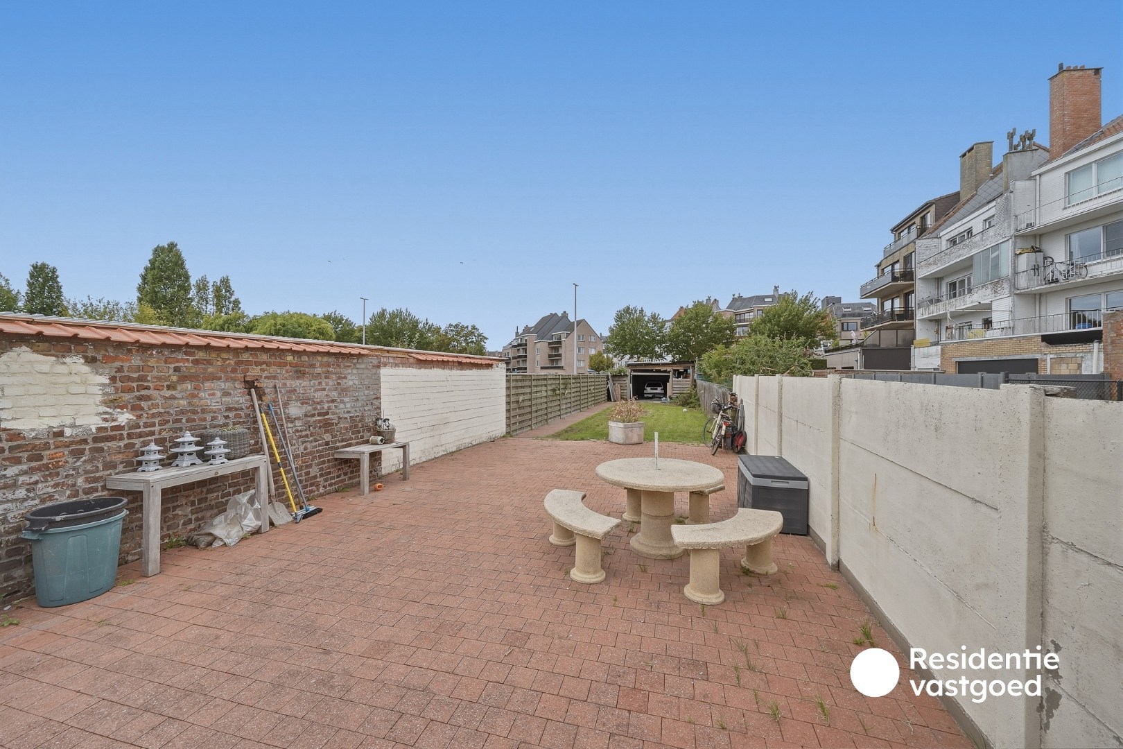 Ruime woning met 6 slaapkamers, garage, tuin en EPC B in Oostende 