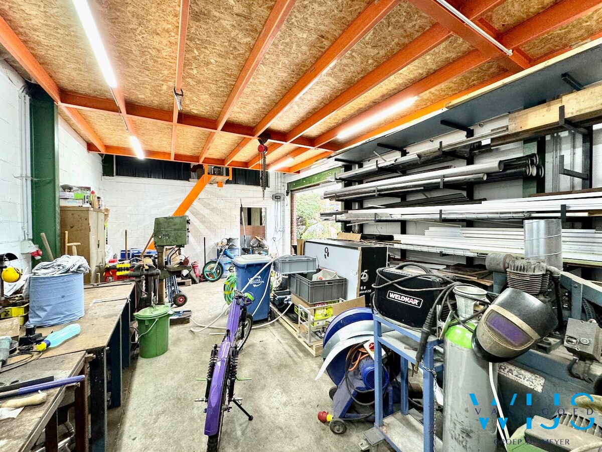 Instapklaar &amp; energiezuinig woonhuis met LOODS te Kluizen ! 