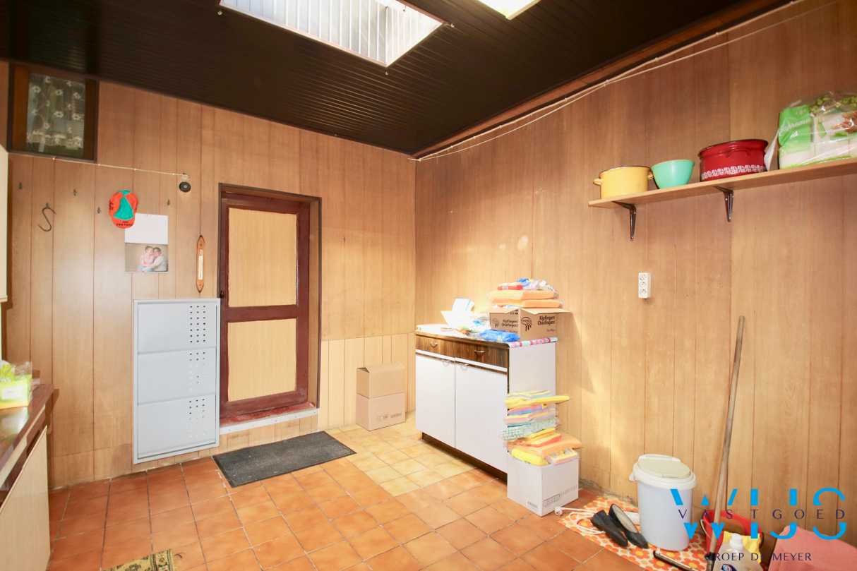 Te renoveren woonhuis op een zeer rustige ligging te Zelzate ! 