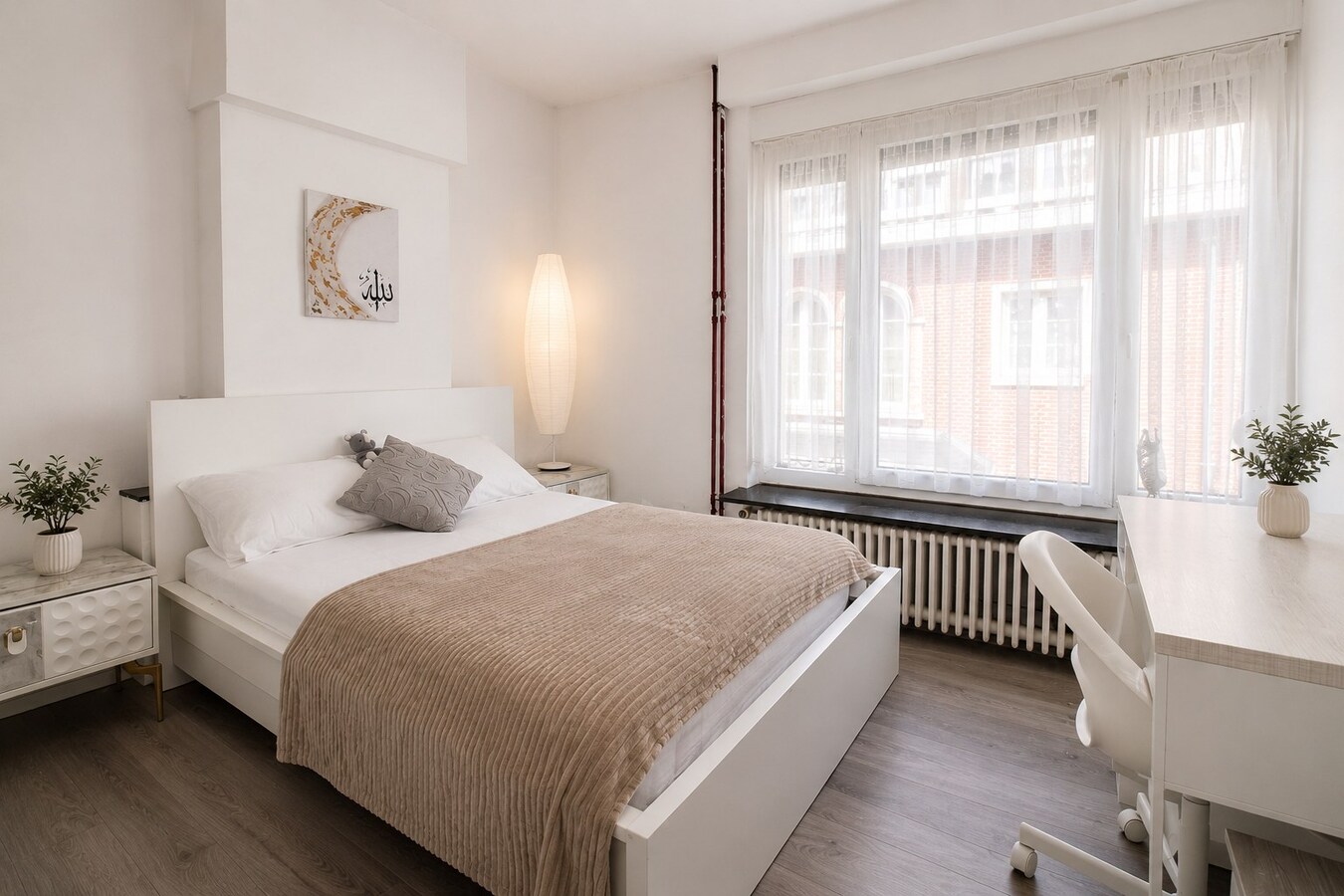 Exclusieve instapklare villa met buitenzwembad, uitzonderlijke leefruimte en 6 slaapkamers op topligging in Sint-Niklaas 