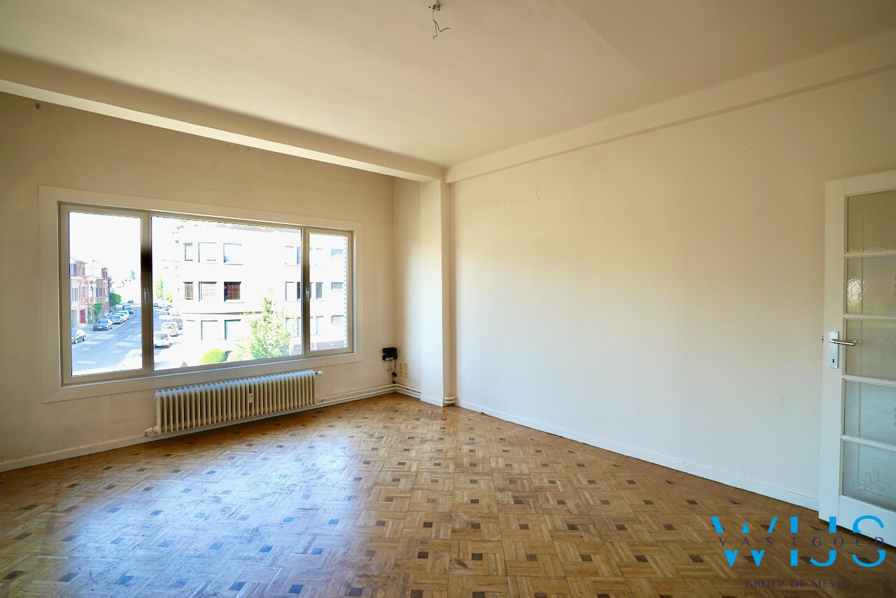 Zeer ruim karaktervol appartement te Gent ! 