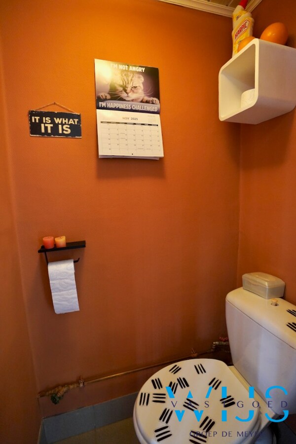 Zeer ruim en stevig woonhuis te Rieme ! 