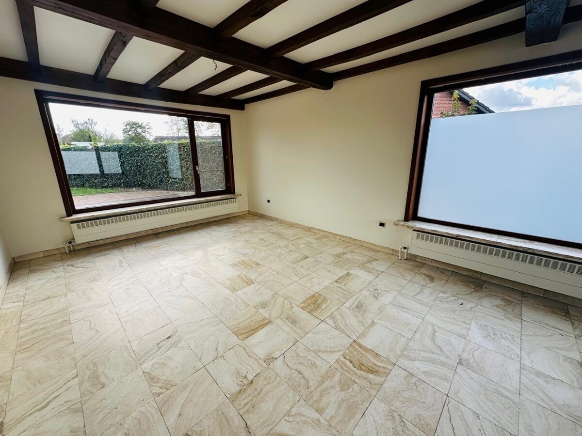 Eigentijdse vrijstaande woning te Peer 