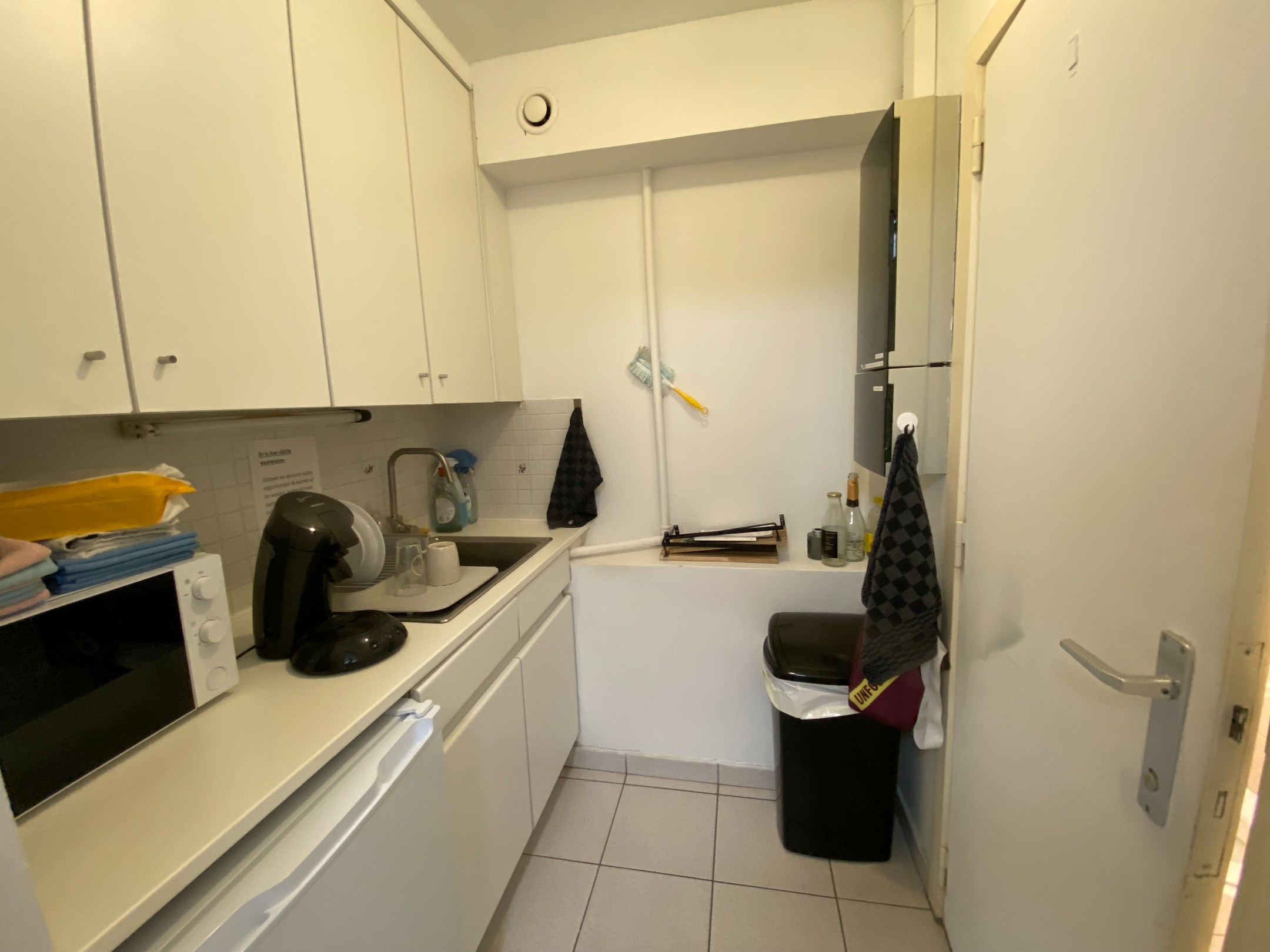 Local commercial à louer - disponible à partir du 1er mars 2026. 