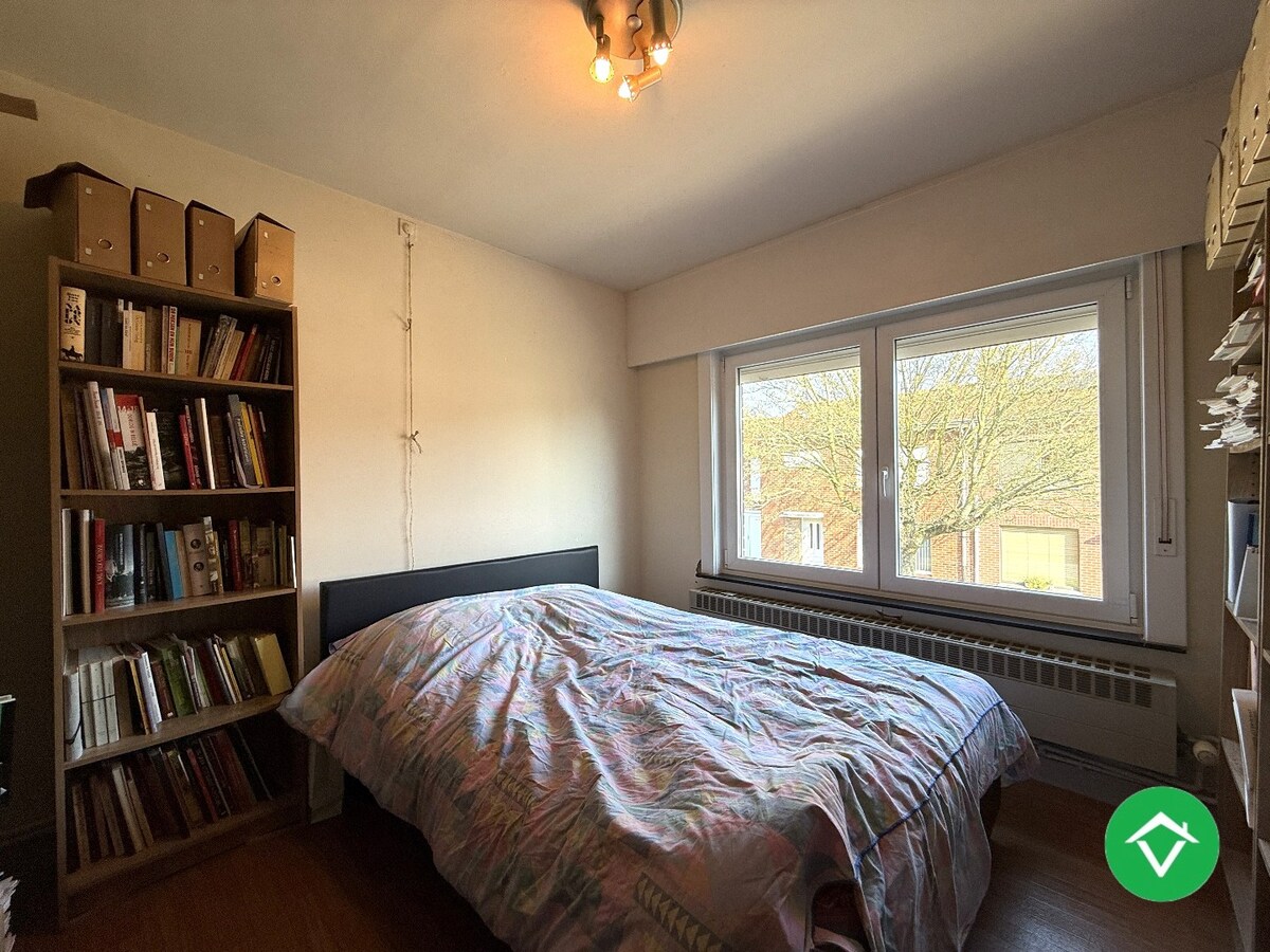 Stevige rijwoning met 4 slaapkamers, tuin en garage te Roeselare 