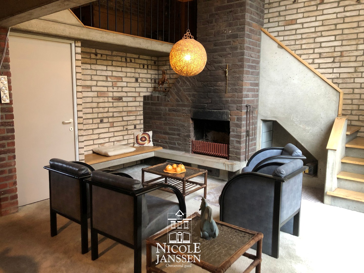 Gezellige leefruimte met mooi zicht op de tuin 