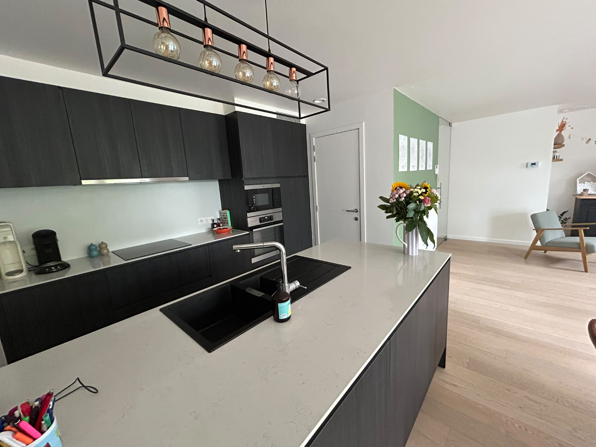 Lichtrijk 2-slaapkamerappartement met parkzicht, zonnig terras en ruime zolder en EPC A! 