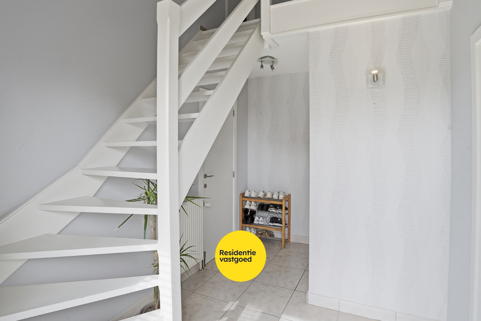 Instapklare alleenstaande woning in residentiële wijk te Aartrijke 