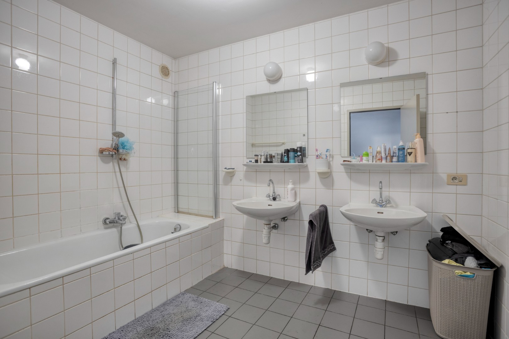 Instapklaar appartement met 3 slpk. in Geel-centrum 