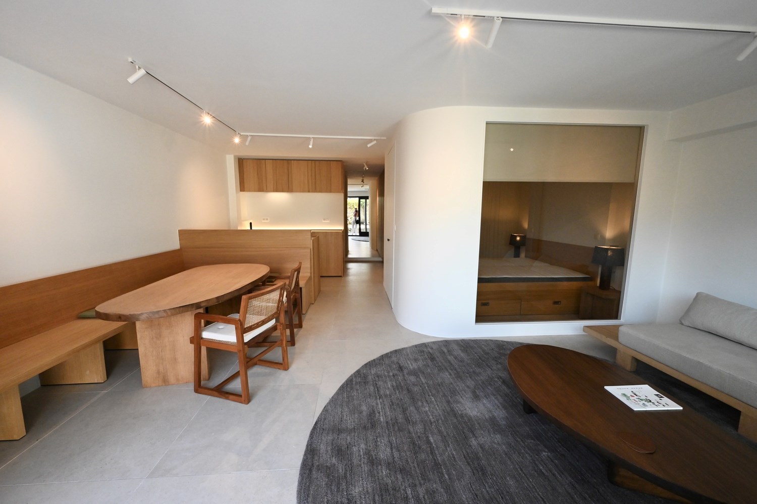 Gemeubeld - UNIEK pareltje met zonnige tuin, vlakbij het strand en het Driehoeksplein. 