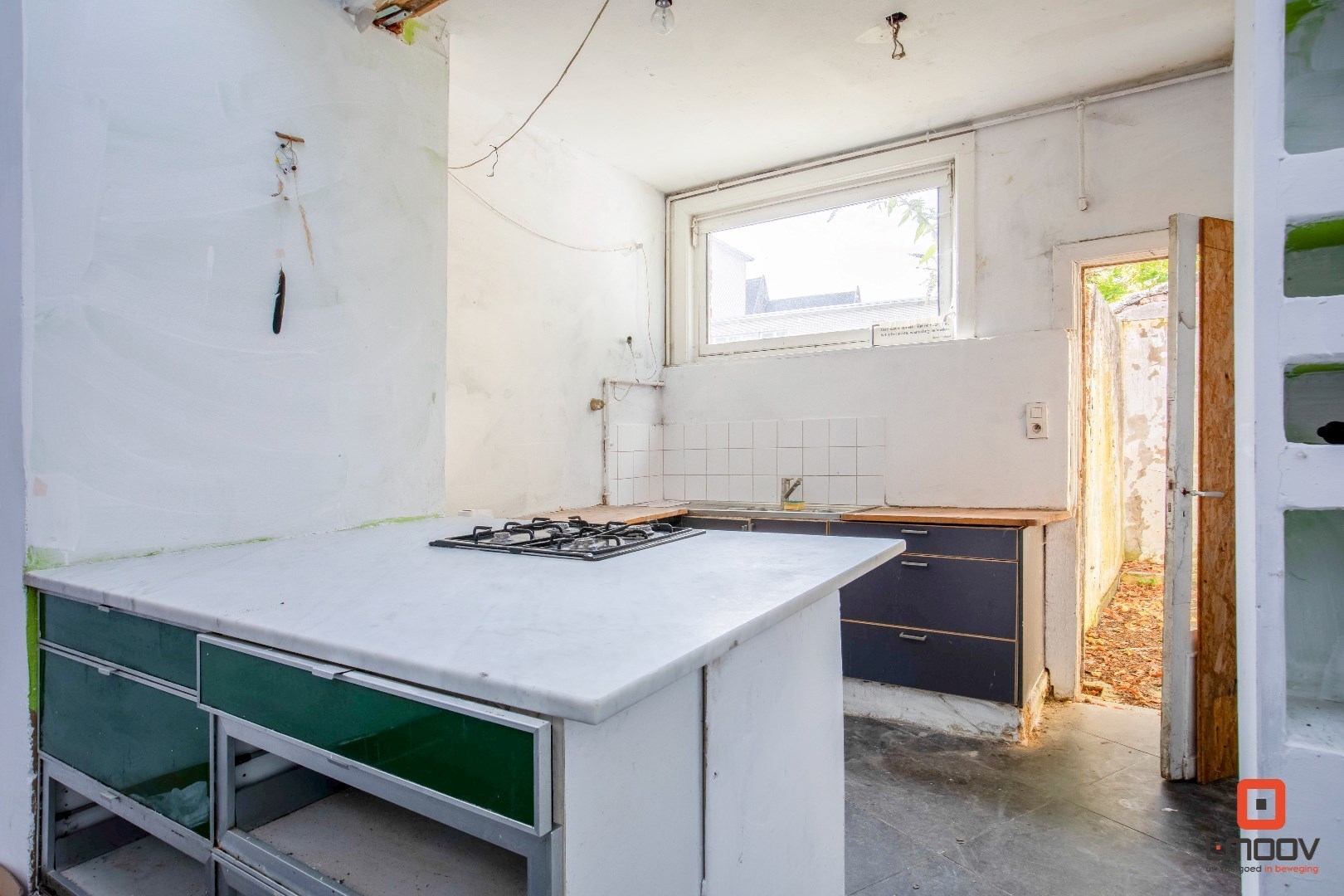 Te renoveren stadswoning met tuin op toplocatie! 