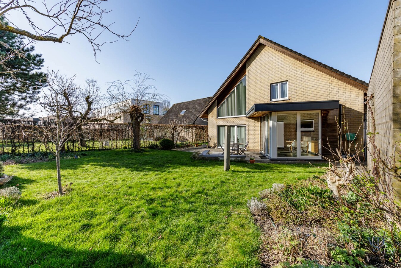 Tijdloze villa met praktijkruimtes 