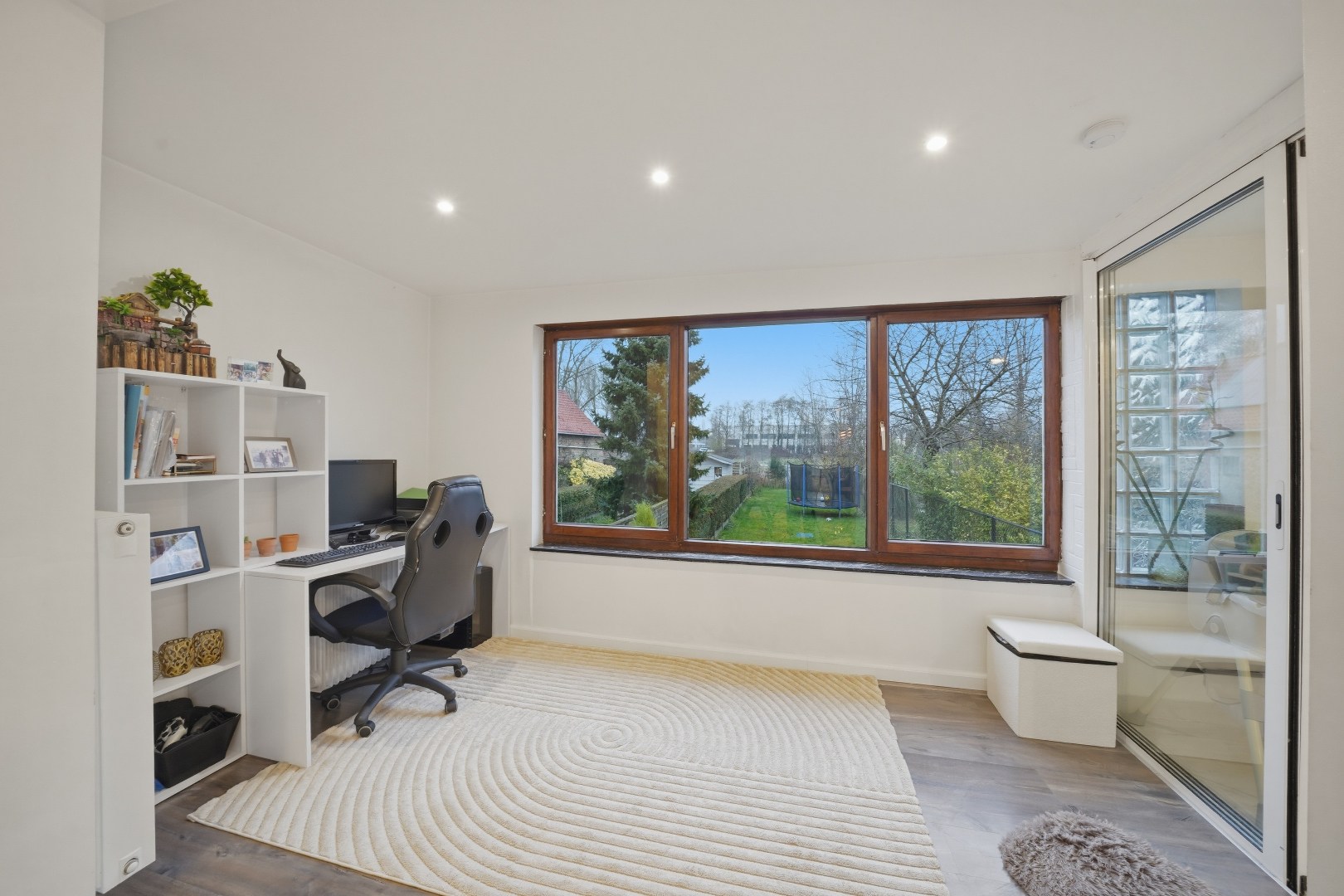 Instapklare woning met diepe tuin te Oostende 