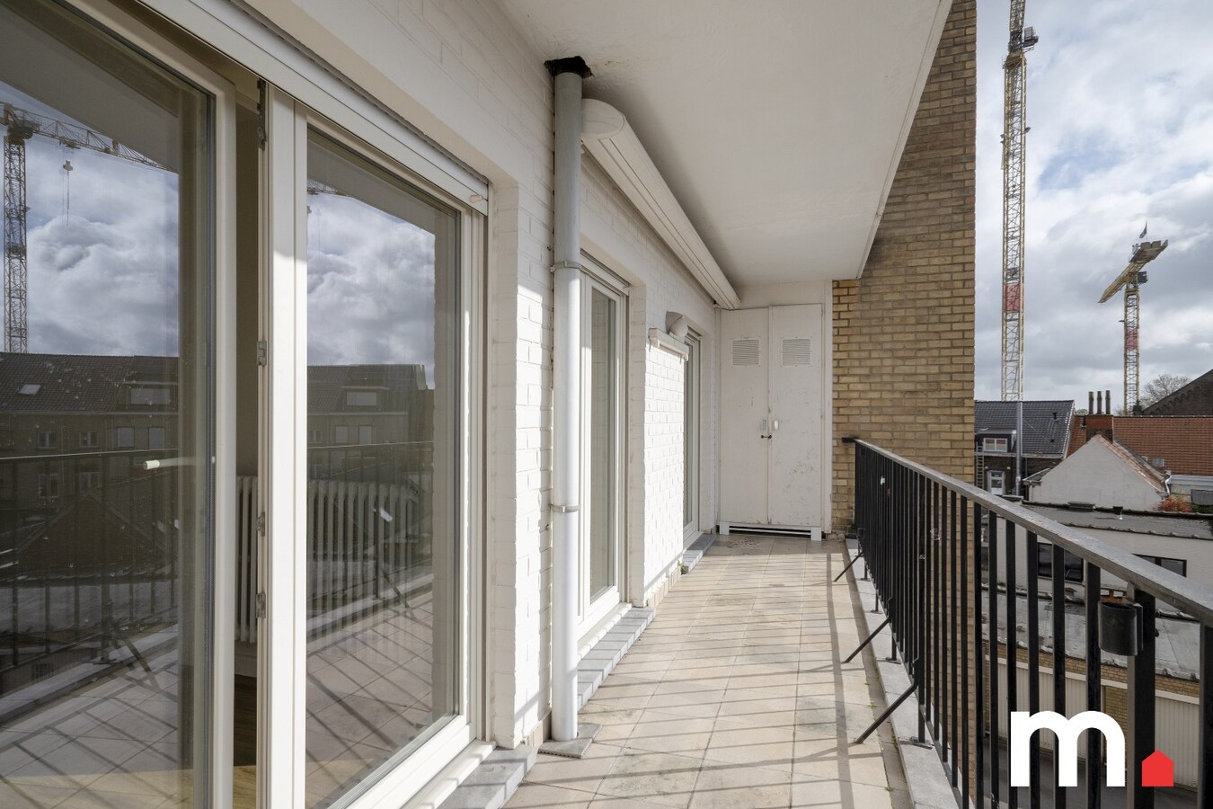 Ruim 2 slaapkamer appartement met terras te Kortrijk ! LOOFSTRAAT ! 